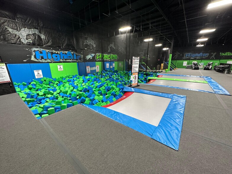 More Photos Of 1250 4th Ave NW, Minot Storefront For Lease