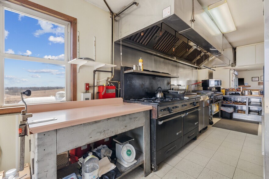 More Photos Of 28534 U.S. 18, Mc Gregor General Retail For Sale