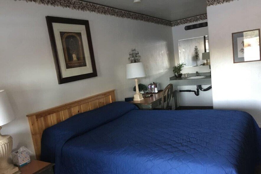 More Photos Of 1555 Aultman St, Ely Hotel For Sale