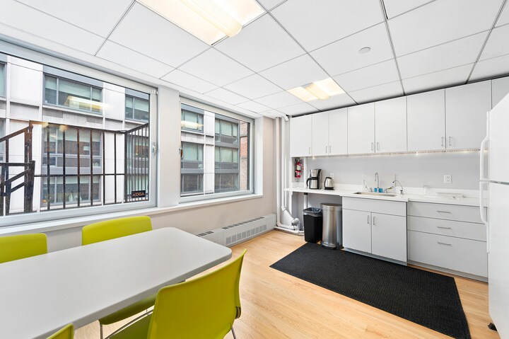 More Photos Of 12 W 32nd St, New York Loft Creative Space For Lease