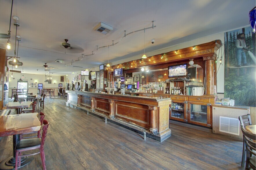 More Photos Of 135 N Nehalem St, Clatskanie Restaurant For Sale