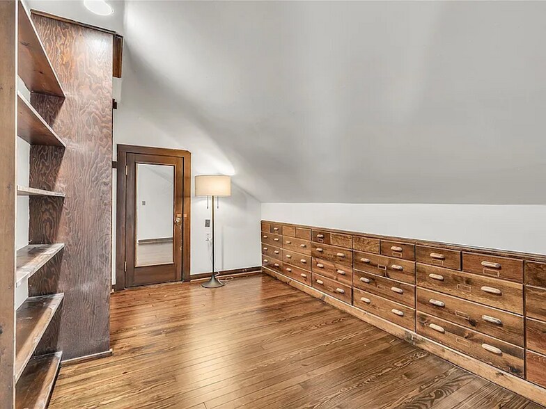 More Photos Of 158 E Shore Rd, Halesite Specialty For Sale