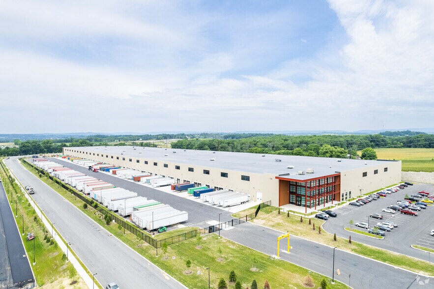 More Photos Of 150 Cesanek Rd, Northampton Distribution For Lease