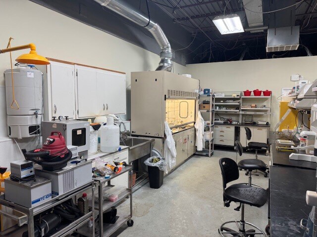 More Photos Of 5 Worthington Access Dr, Maryland Heights Light Distribution For Lease