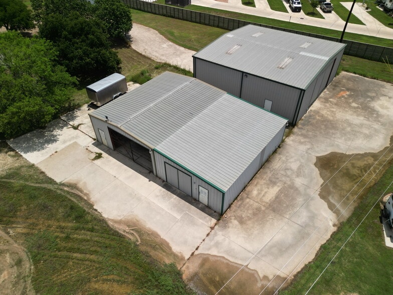 More Photos Of 126 Grist Mill Rd, Kyle Warehouse For Lease