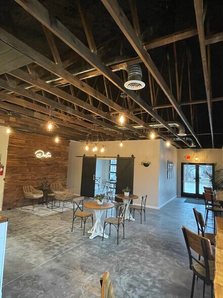 More Photos Of 200 Highlandville Rd, Highlandville Restaurant For Sale