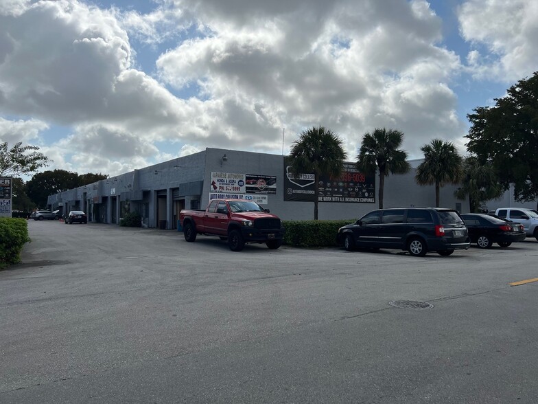 More Photos Of 1341-1359 NW 88th Ave, Miami Warehouse For Sale