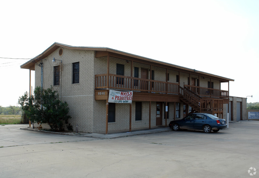 Primary Photo Of 9546 E US Highway 87, San Antonio Freestanding For Lease