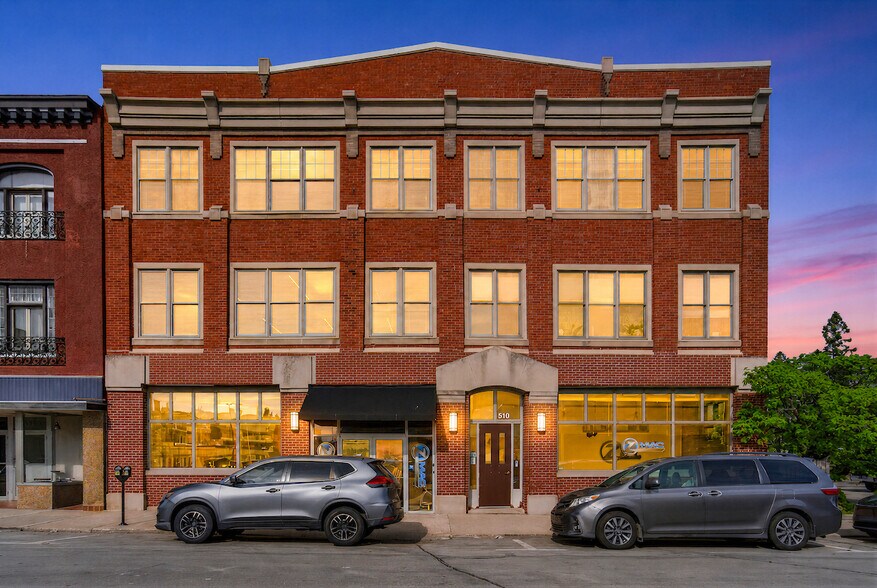 More Photos Of 510 College Ave, Racine Storefront Retail Office For Sale