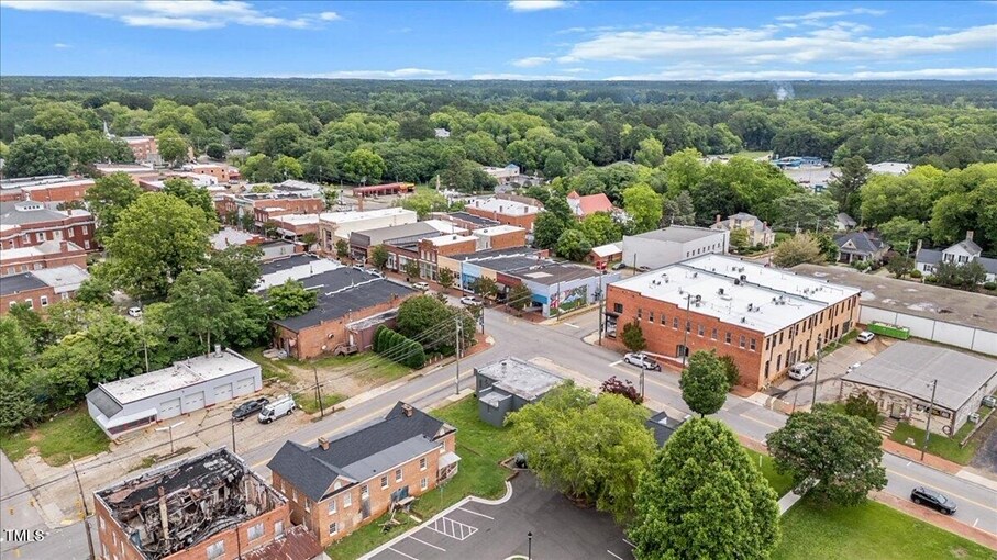 More Photos Of 201 S Main St, Warrenton Office For Sale