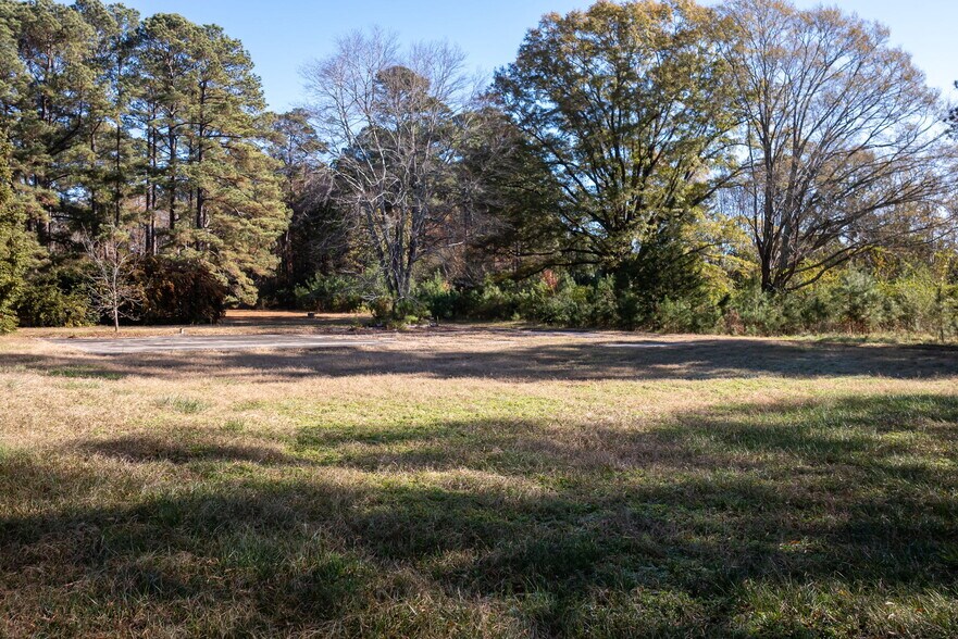 More Photos Of 2721 Wendell Blvd, Wendell Medical For Lease