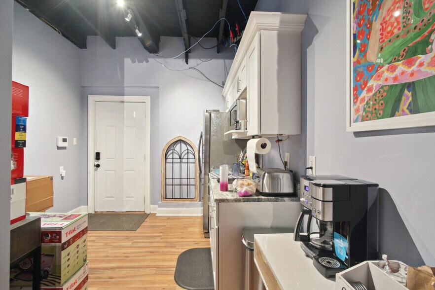 More Photos Of 1104 Music St, New Orleans Hotel For Sale