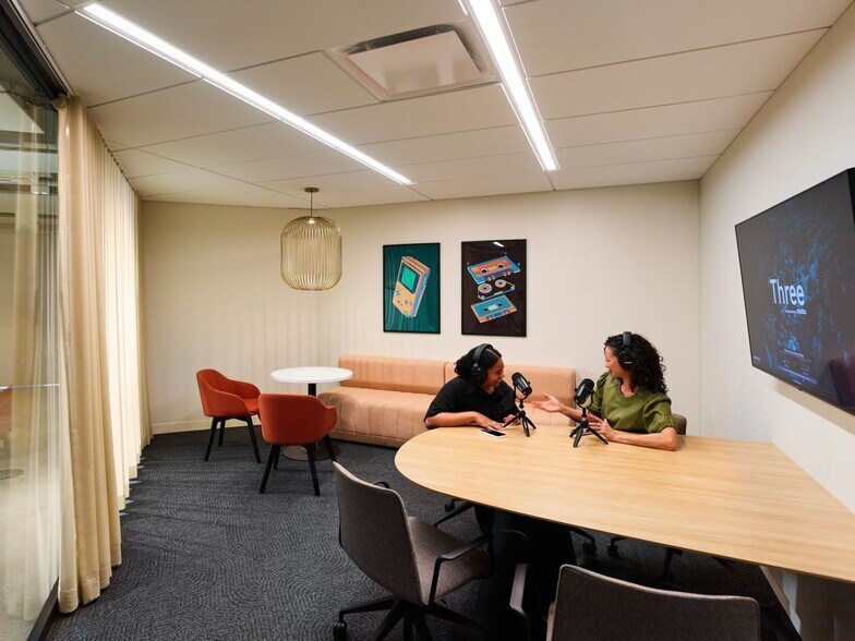 More Photos Of 101 S Tryon St, Charlotte Office Residential For Lease