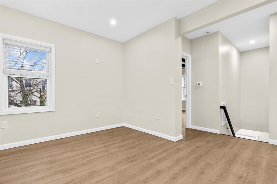 More Photos Of 38 Bloomsbury Ave, Catonsville General Retail For Lease