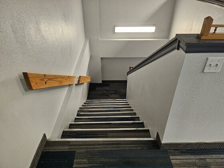 More Photos Of 7927-7939 Red Granite Loop, Colorado Springs Warehouse For Lease