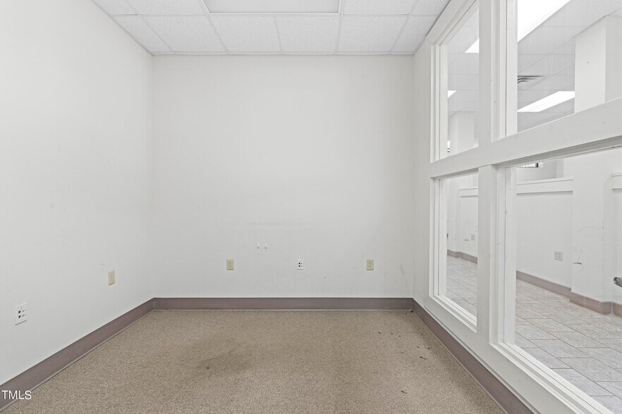 More Photos Of 5706 Chapel Hill Rd, Raleigh Office Residential For Lease