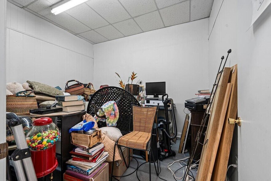 More Photos Of 111 N 3rd St, Ozark General Retail For Sale