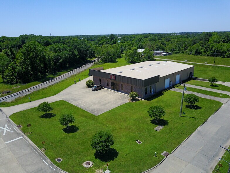 More Photos Of 900 Delta Dr, Monroe Showroom For Sale