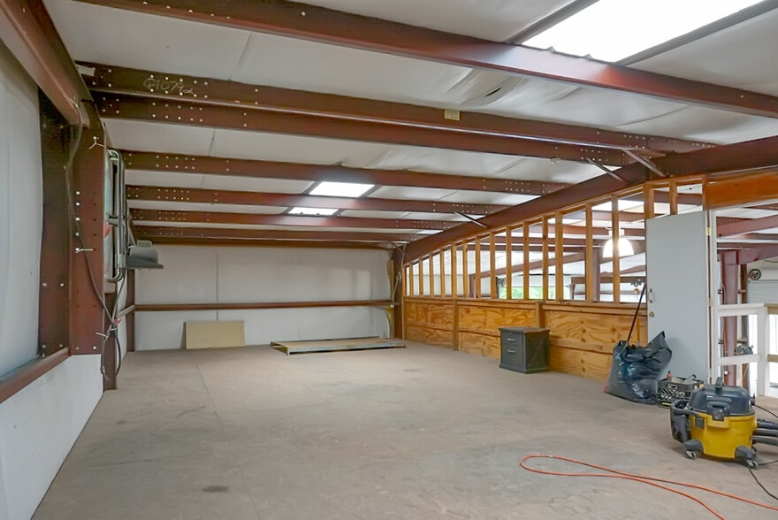 More Photos Of 1307 State Rd, Summerville Industrial For Lease