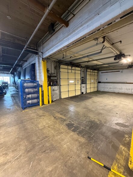 More Photos Of 220 E 14th Ave, North Kansas City Distribution For Lease