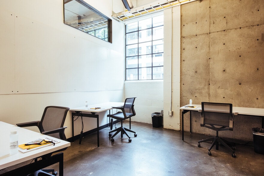 More Photos Of 300 NW 14th Ave, Portland Coworking Space