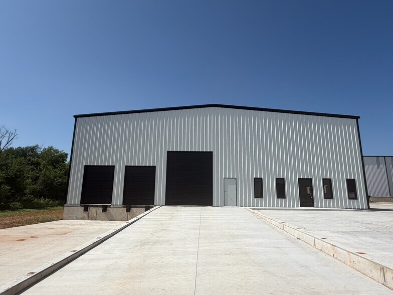 Primary Photo Of 2341 S Council Rd, Oklahoma City Warehouse For Lease