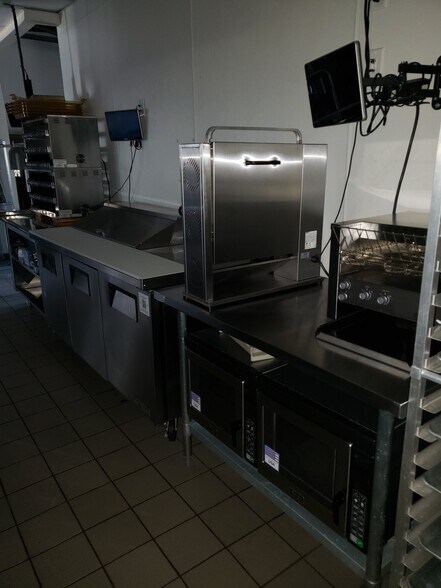 More Photos Of 229 Heritage, Lone Grove Fast Food For Sale