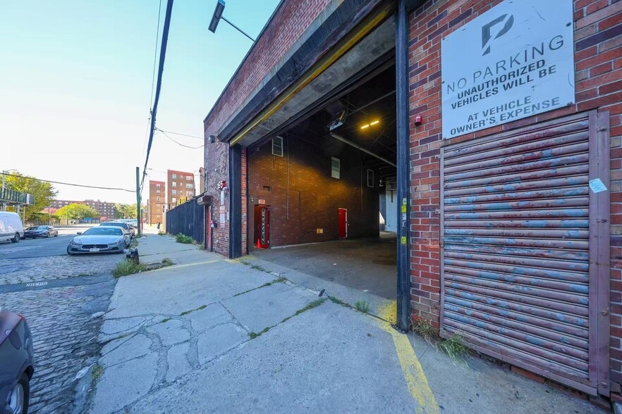More Photos Of 195 Bush St, Brooklyn Warehouse For Lease