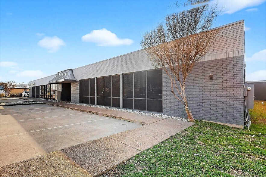Primary Photo Of 5755 Rufe Snow Dr, North Richland Hills Office For Lease
