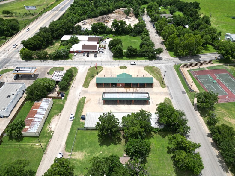 More Photos Of 302 S Colonial Dr, Cleburne Carwash For Sale
