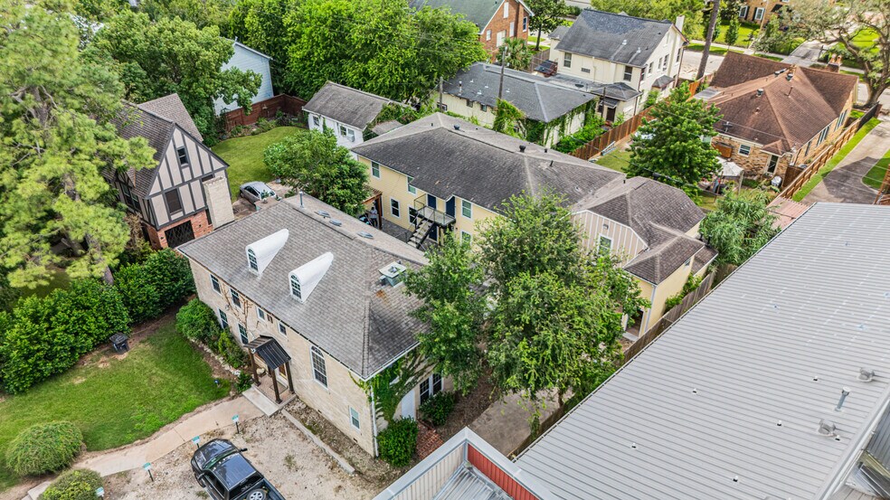 More Photos Of 2512 Calumet St, Houston Apartments For Sale
