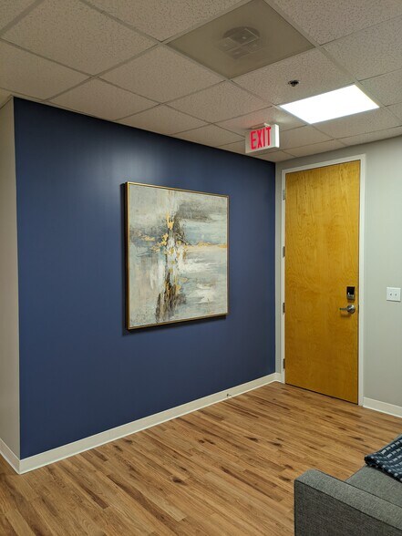 More Photos Of 141 Providence Rd, Chapel Hill Office Residential For Lease