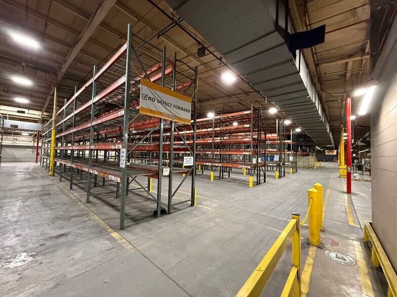 More Photos Of 801 S Main St, Dumas Manufacturing For Sale