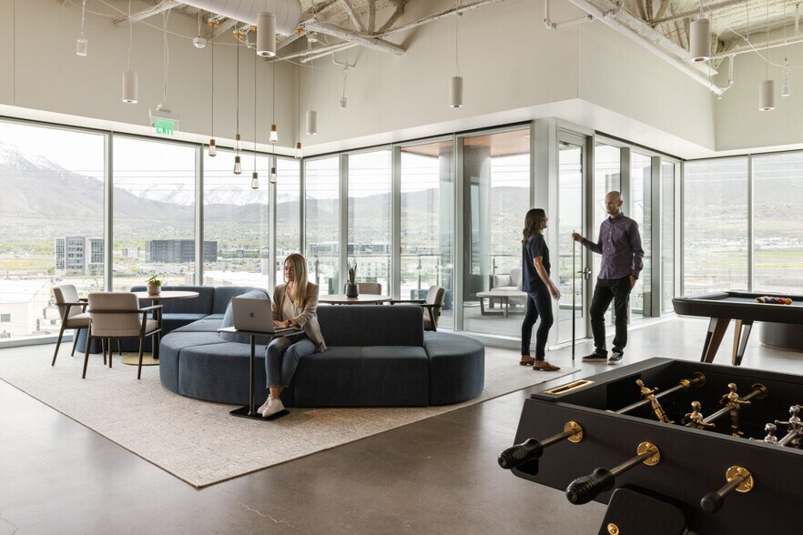 More Photos Of 344 W 13800 S, Draper Office For Lease