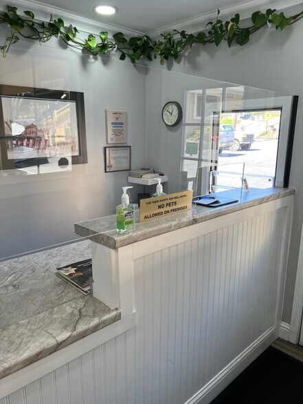 More Photos Of 550 S Auburn St, Colfax Hotel For Sale