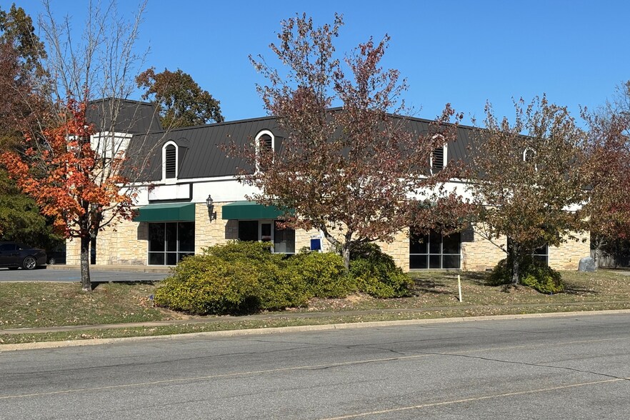 More Photos Of 105 Country Club Pky, Maumelle Office For Lease