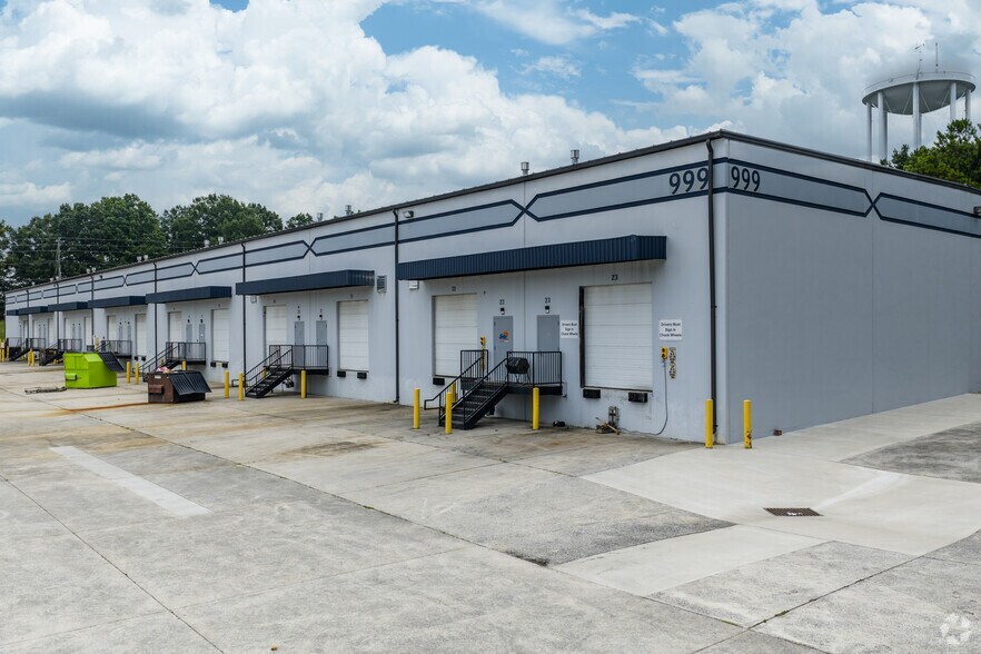 More Photos Of 963 N Burnt Hickory Rd, Douglasville Unknown For Lease