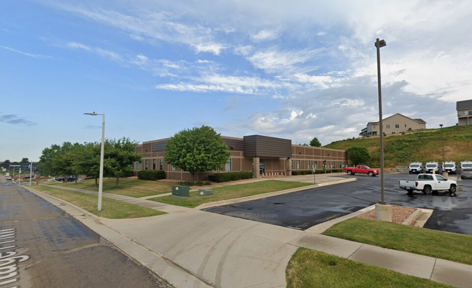 More Photos Of 3993 Heritage Pl NW, Rochester Office For Sale