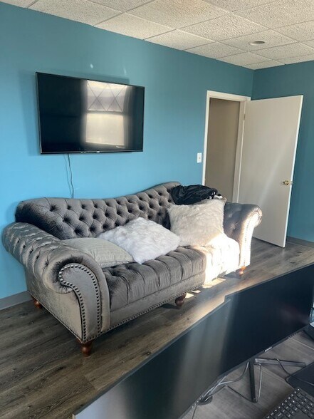 More Photos Of 1-27 S Ocean Ave, Patchogue Office For Lease