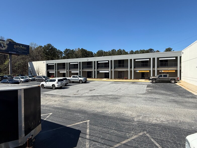 More Photos Of 6767 Peachtree Industrial Blvd, Peachtree Corners Warehouse For Lease