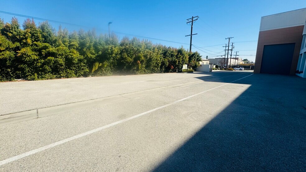 More Photos Of 2023-2027 Chico Ave, South El Monte Warehouse For Lease