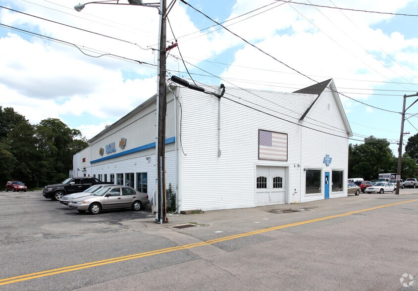 More Photos Of 106 W Broad St, Pawcatuck Auto Dealership For Sale