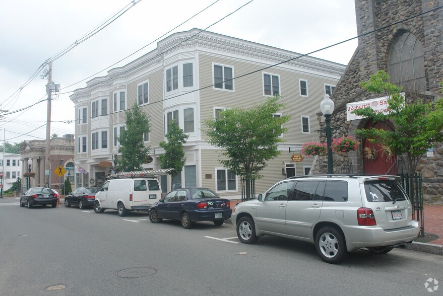 More Photos Of 104 Main St, Amesbury Storefront Retail Residential For Sale