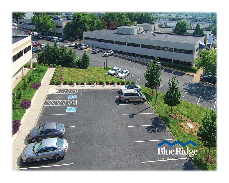 More Photos Of 9111 Cross Park Dr, Knoxville Office For Sale