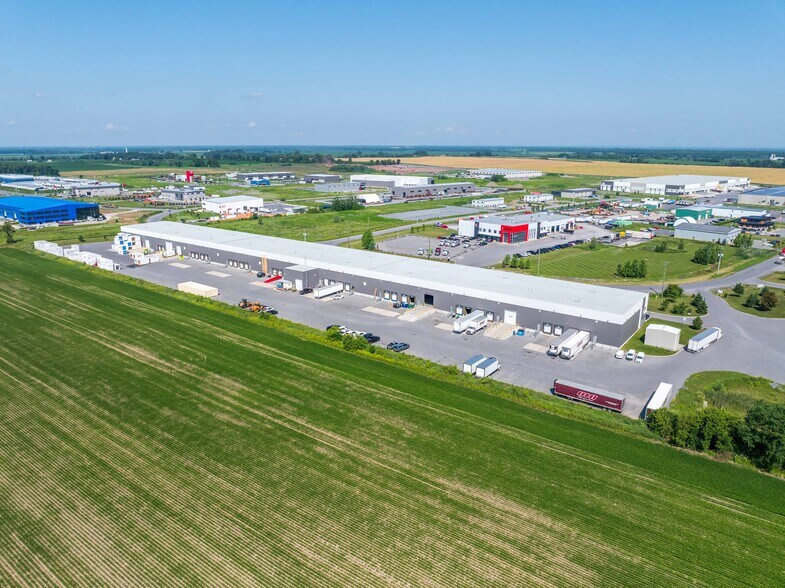 More Photos Of 379B Corduroy Rd, Ottawa Warehouse For Lease