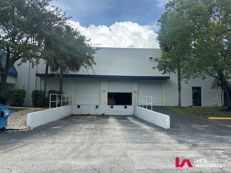 More Photos Of 1721 Blount Rd, Pompano Beach Warehouse For Lease