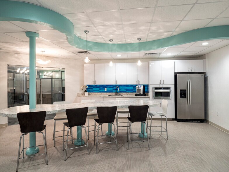 More Photos Of 7020 Nw 11th Pl, Gainesville Office For Sale