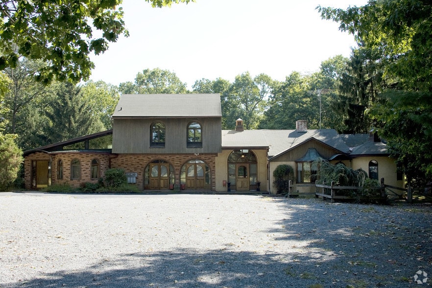 Primary Photo Of 419 York Rd, New Hope Freestanding For Sale