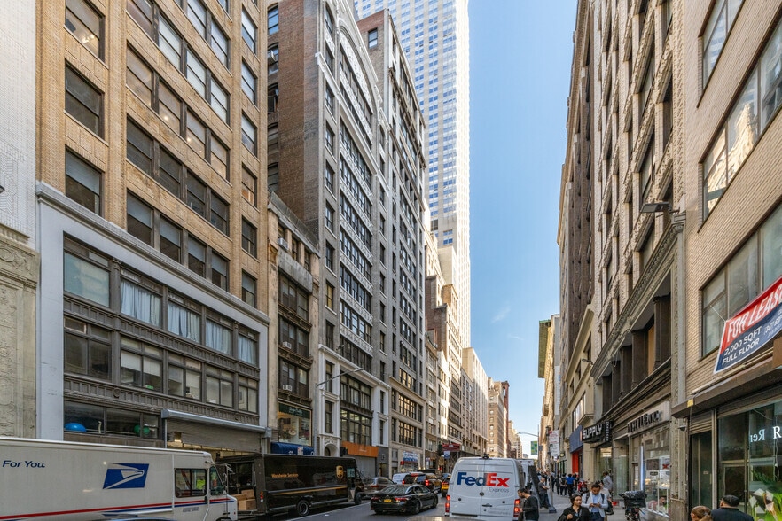 More Photos Of 15 W 36th St, New York Office For Lease