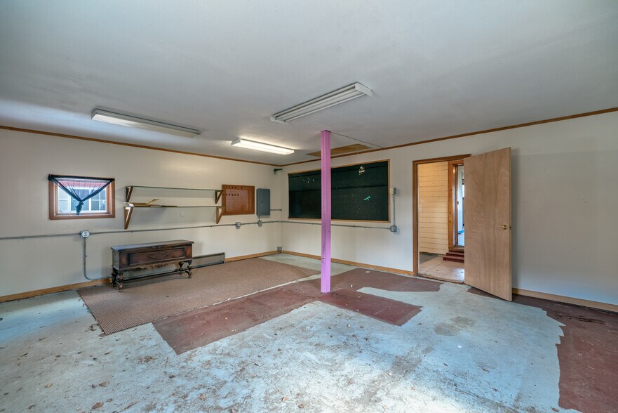 More Photos Of 121 Byers Ave, Hot Sulphur Springs Storefront Retail Residential For Sale